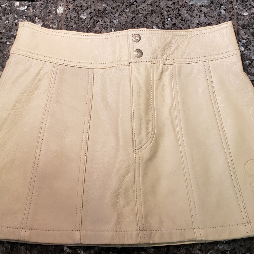 Calvin Klein Skirt (mini)